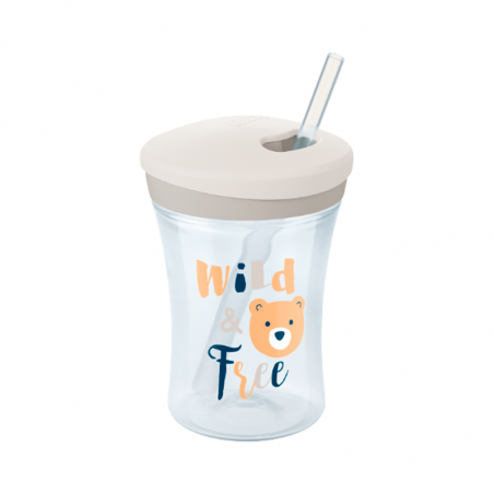 Nuk Action Cup 230ml avec Paille Nuk Action Cup 230ml avec Paille
