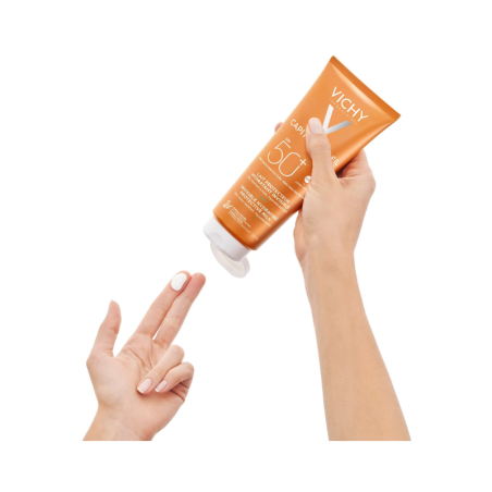Vichy Capital Soleil Invisible Hydrating Protective Milk SPF50+ 300ml